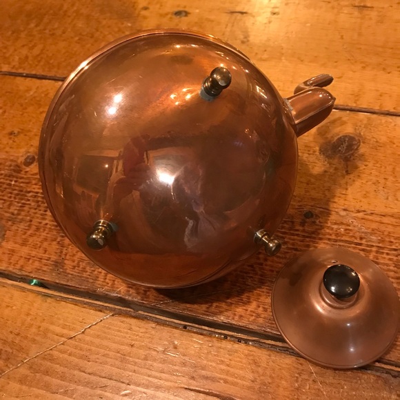 Copper Footed Tea Kettle - Picture 4 of 6